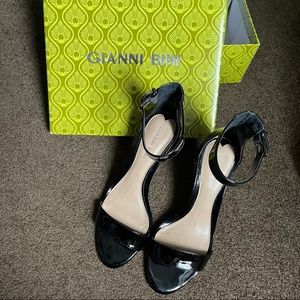 Gianni Bini “maye” black heels
